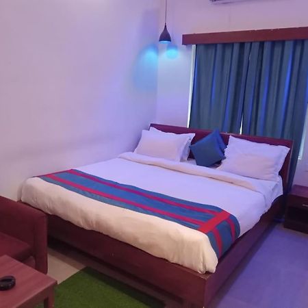 Aristro Club Otel Kalküta Dış mekan fotoğraf